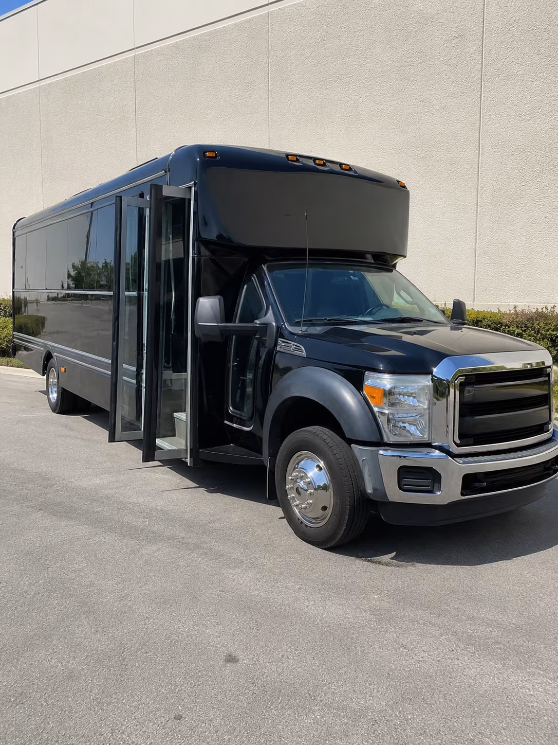 prom party bus amenities that make the ride as fun as the event